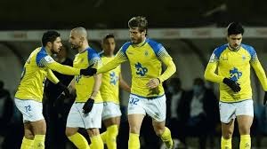 湖人遭遇三连败，媒体专家点评东契奇与詹姆斯表现